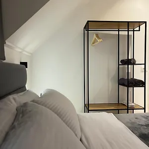 https://pog-apartments.hotels-in-tirana.com