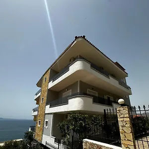 https://yllis-apartments.albaniahotels.org